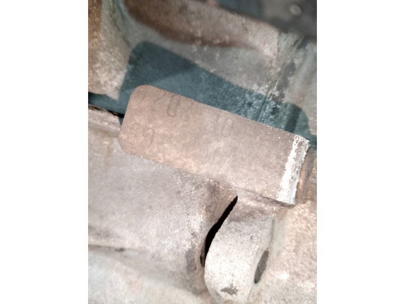 Recambio de caja cambios para ford fiesta berl./courier porto referencia OEM IAM 89WTGB FOB2027 5V