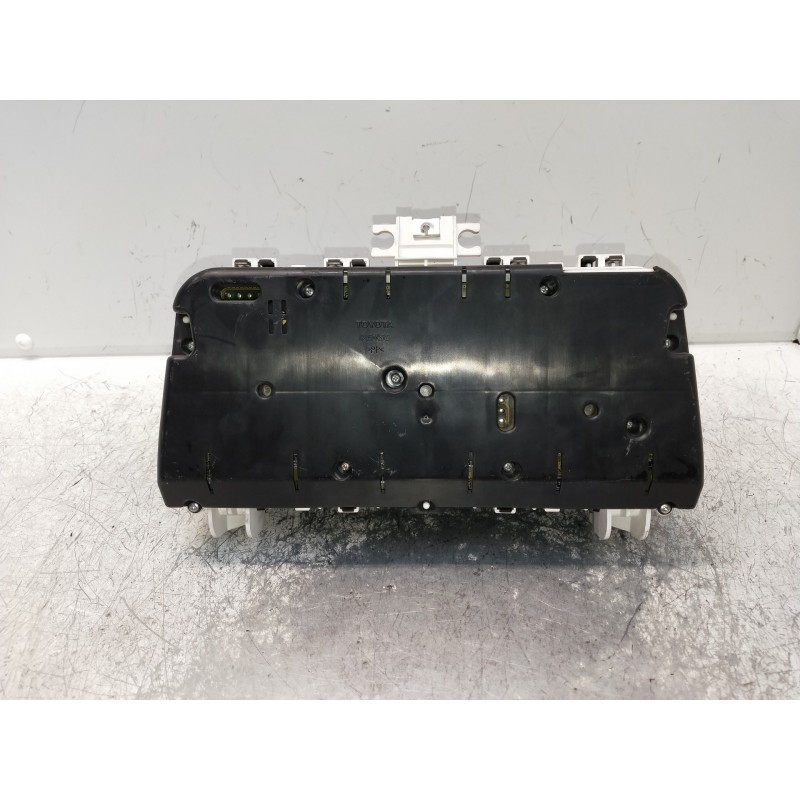 Recambio de cuadro instrumentos para toyota corolla verso (r1) 2.2 d-4d luna referencia OEM IAM M8838000F091  