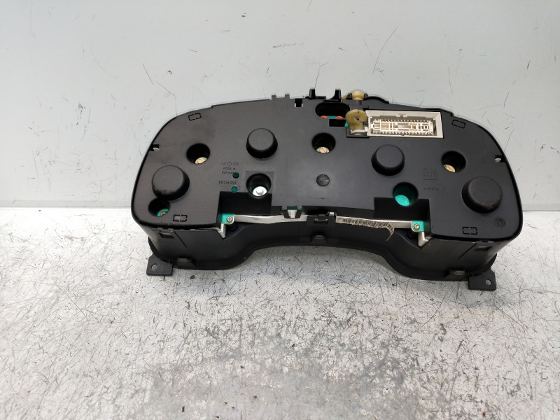 Recambio de cuadro instrumentos para opel astra g berlina 1.6 16v referencia OEM IAM 09228753EB  