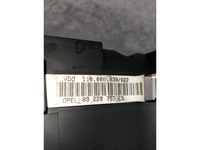Recambio de cuadro instrumentos para opel astra g berlina 1.6 16v referencia OEM IAM 09228753EB  
