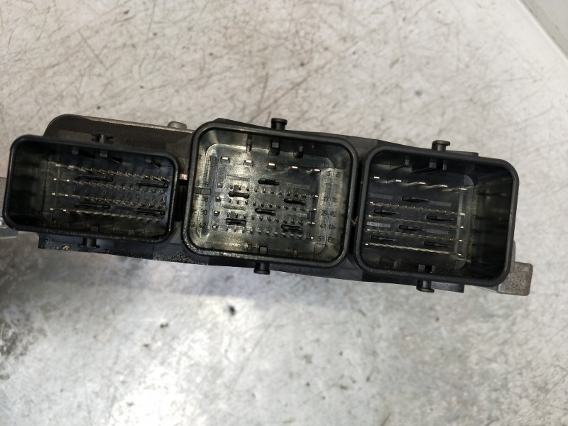 Recambio de centralita motor uce para peugeot 5008 premium referencia OEM IAM 9666556980 9666098180 R0414C004B