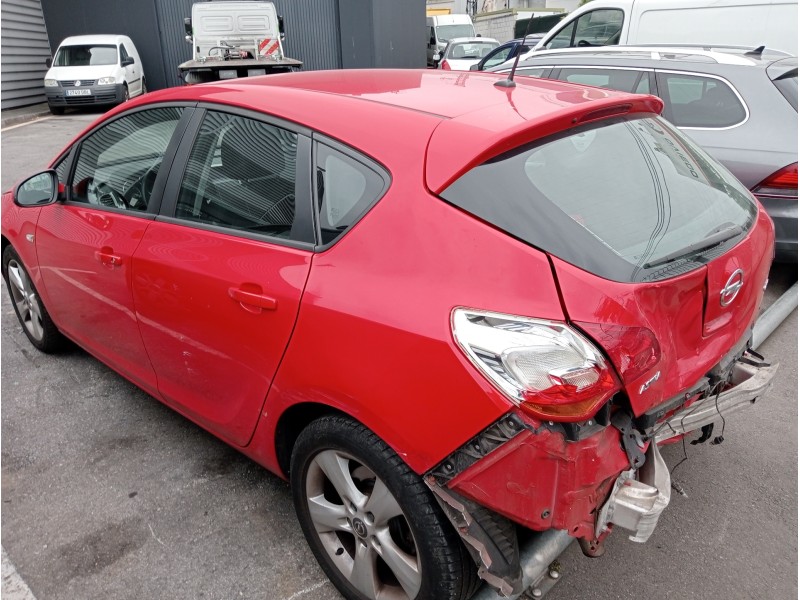 opel astra j lim. del año 2011