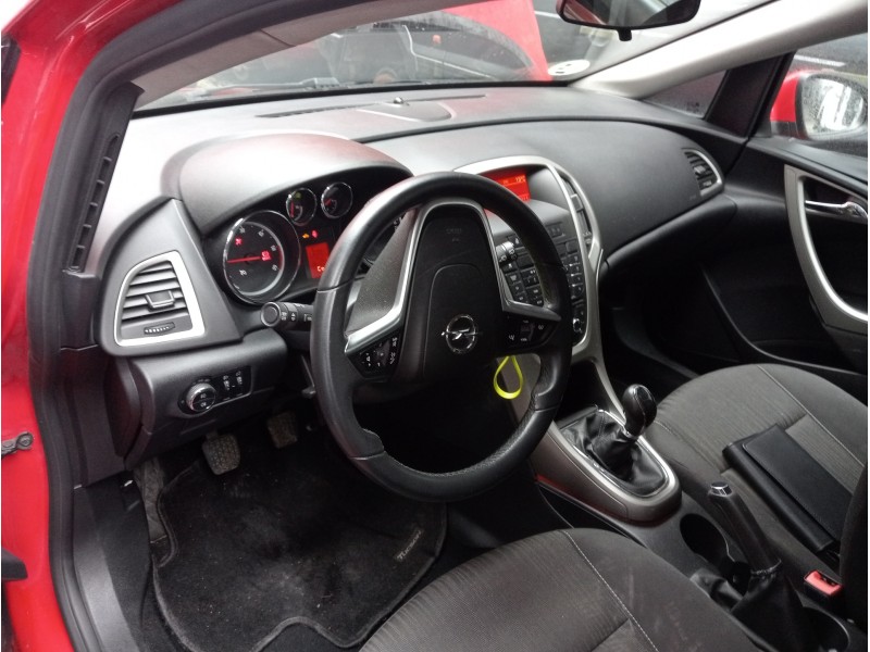 opel astra j lim. del año 2011