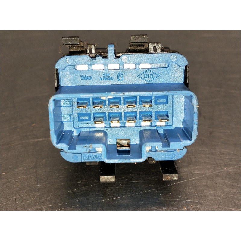 Recambio de mando elevalunas delantero izquierdo para renault megane ii classic berlina confort authentique referencia OEM IAM 1