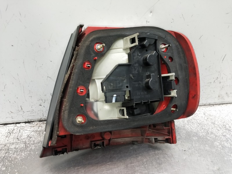 Recambio de piloto trasero izquierdo para audi a4 berlina (b5) 1.9 tdi quattro referencia OEM IAM 289901  
