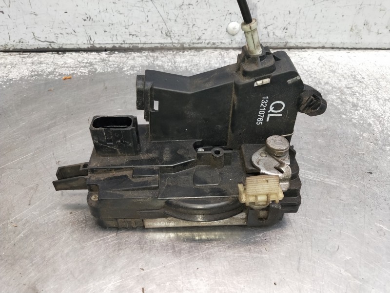 Recambio de motor cierre centralizado delantero derecho para opel vectra c berlina cosmo referencia OEM IAM 13210765  5P