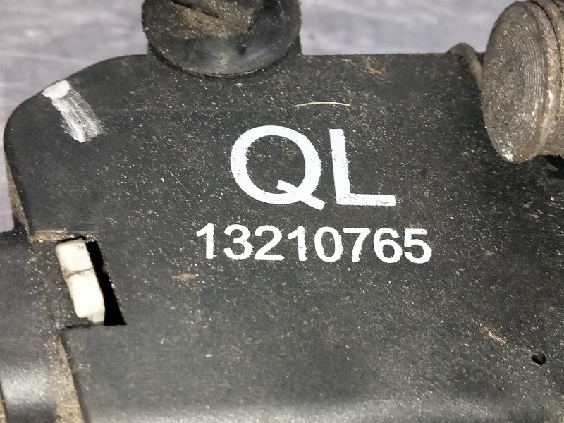 Recambio de motor cierre centralizado delantero derecho para opel vectra c berlina cosmo referencia OEM IAM 13210765  5P