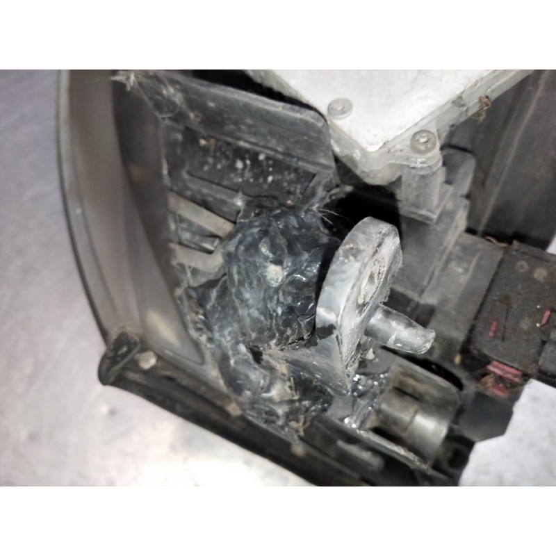 Recambio de faro derecho para saab 9-3 sport hatch 1.9 tid linear sport referencia OEM IAM 5DV00829000 PARA PULIR PATILLA REPARA