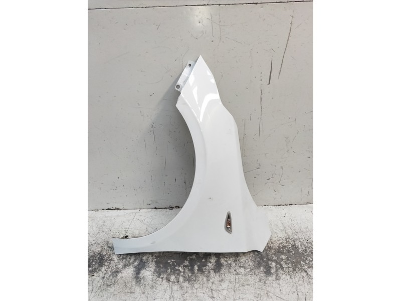 Recambio de aleta delantera izquierda para kia ceed business referencia OEM IAM   