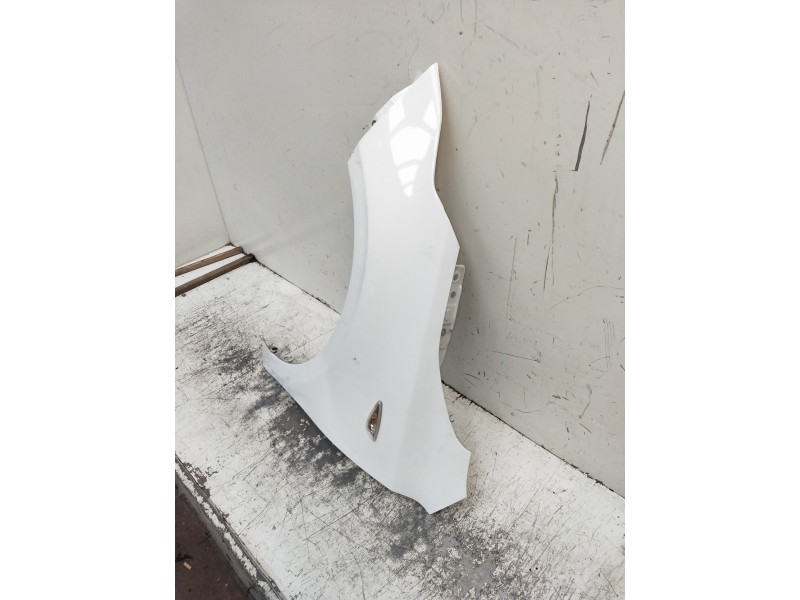 Recambio de aleta delantera izquierda para kia ceed business referencia OEM IAM   