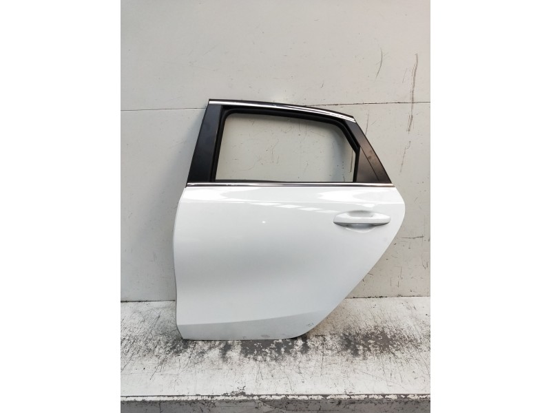 Recambio de puerta trasera izquierda para kia ceed business referencia OEM IAM   5P