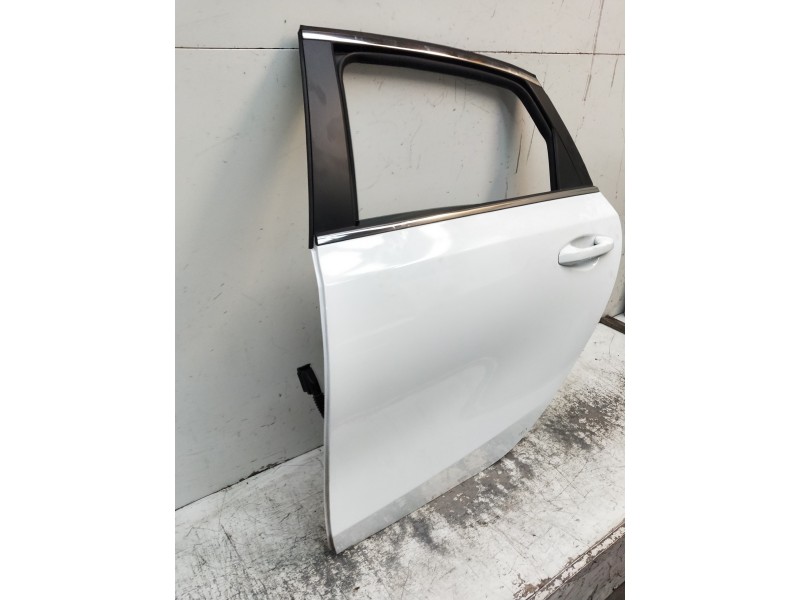 Recambio de puerta trasera izquierda para kia ceed business referencia OEM IAM   5P