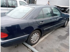 mercedes clase e (w210) berlina diesel del año 2001 2