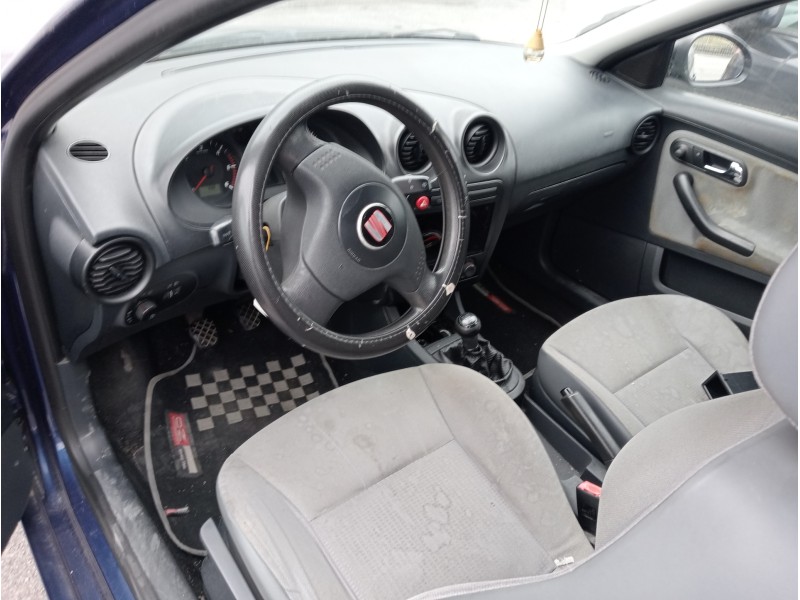 seat ibiza (6l1) del año 2004