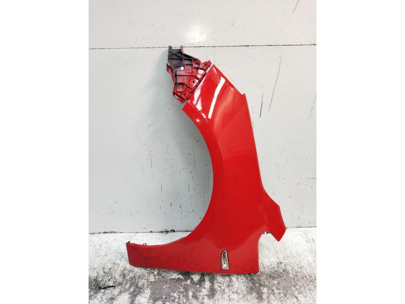 Recambio de aleta delantera izquierda para opel astra j lim. cosmo referencia OEM IAM   