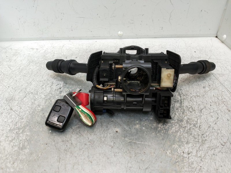 Recambio de conmutador de arranque para alfa romeo 146 2.0 td l referencia OEM IAM 7601589  