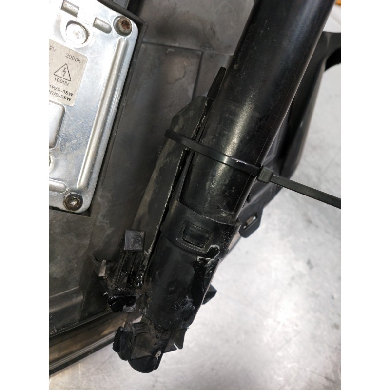 Recambio de faro derecho para citroen c5 berlina 1.6 hdi cat (9hy / dv6ted4) referencia OEM IAM 89035113 739357121507401032 XENO