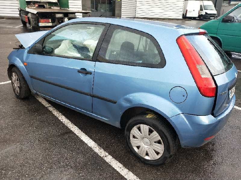 ford fiesta (cbk) del año 2004