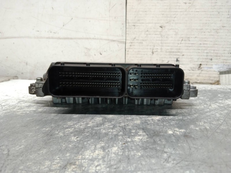 Recambio de centralita motor uce para volvo v50 familiar 2.4 kinetic referencia OEM IAM 2797009290 P30729800 