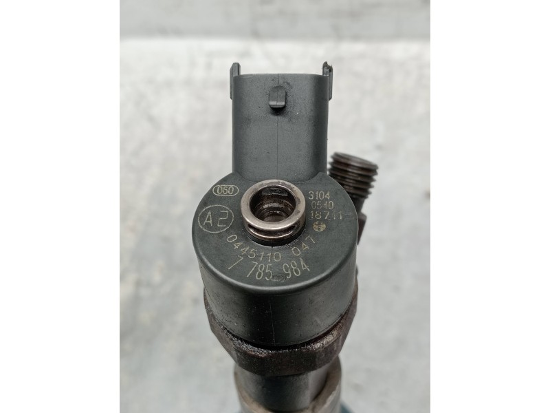 Recambio de inyector para bmw x5 (e53) 3.0d referencia OEM IAM 0445110047 7785984 BOSCH