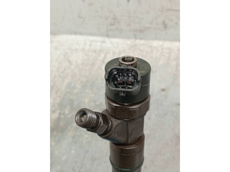 Recambio de inyector para bmw x5 (e53) 3.0d referencia OEM IAM 0445110047 7785984 BOSCH