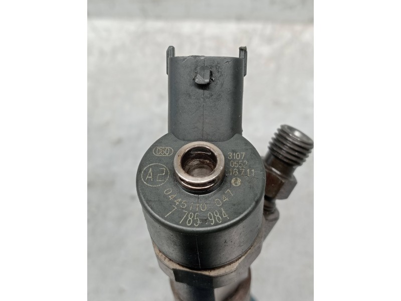 Recambio de inyector para bmw x5 (e53) 3.0d referencia OEM IAM 0445110047 7785984 BOSCH