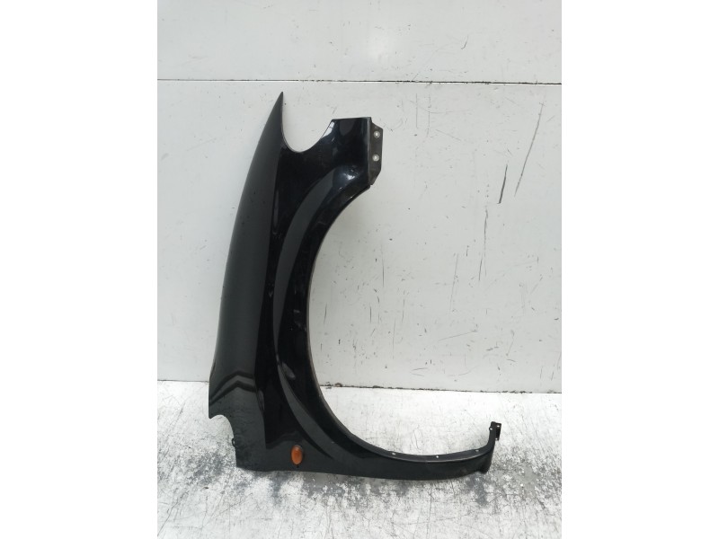 Recambio de aleta delantera derecha para chrysler voyager (rg) 2.5 crd lx referencia OEM IAM   