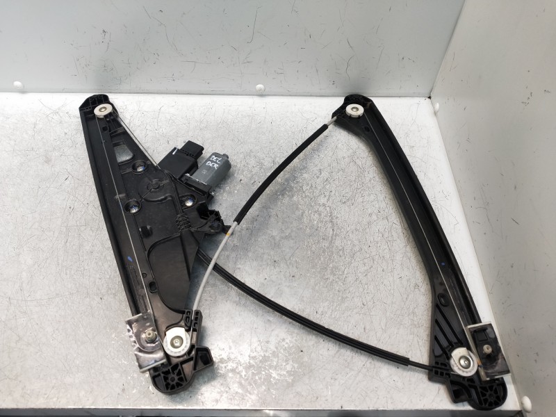 Recambio de elevalunas delantero derecho para peugeot 3008 allure referencia OEM IAM 9810488880  5P