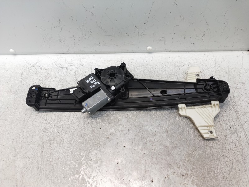 Recambio de elevalunas trasero derecho para peugeot 3008 allure referencia OEM IAM 9810488480  5P