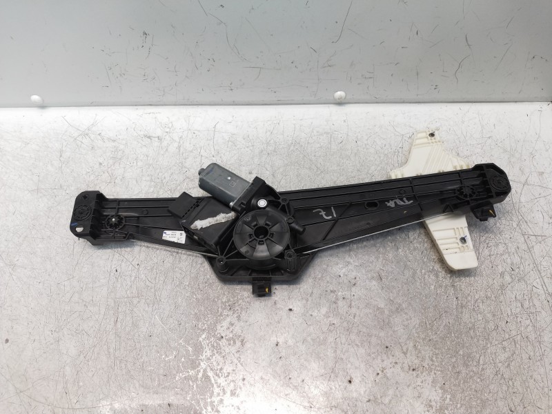 Recambio de elevalunas trasero izquierdo para peugeot 3008 allure referencia OEM IAM 9810488580  5P