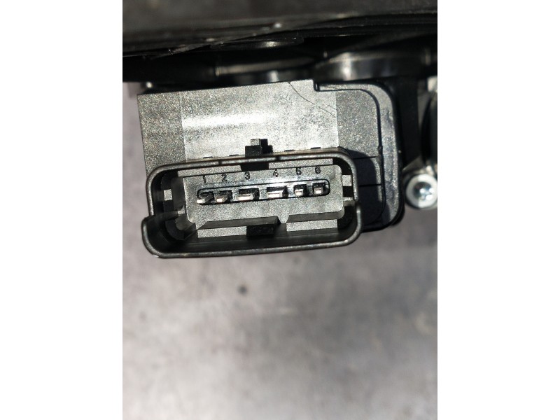 Recambio de elevalunas trasero izquierdo para peugeot 3008 allure referencia OEM IAM 9810488580  5P