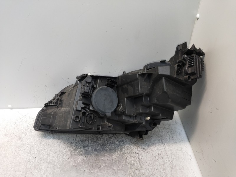 Recambio de faro derecho para peugeot 3008 allure referencia OEM IAM 9810478080 ¡OJO! VER FOTOS PATILLAS ROTAS