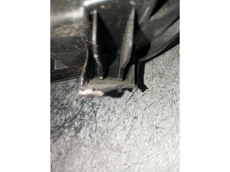 Recambio de faro derecho para peugeot 3008 allure referencia OEM IAM 9810478080 ¡OJO! VER FOTOS PATILLAS ROTAS