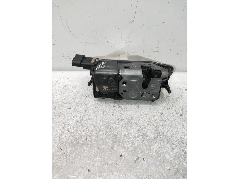 Recambio de motor cierre centralizado delantero derecho para peugeot 3008 allure referencia OEM IAM 16942678  5P