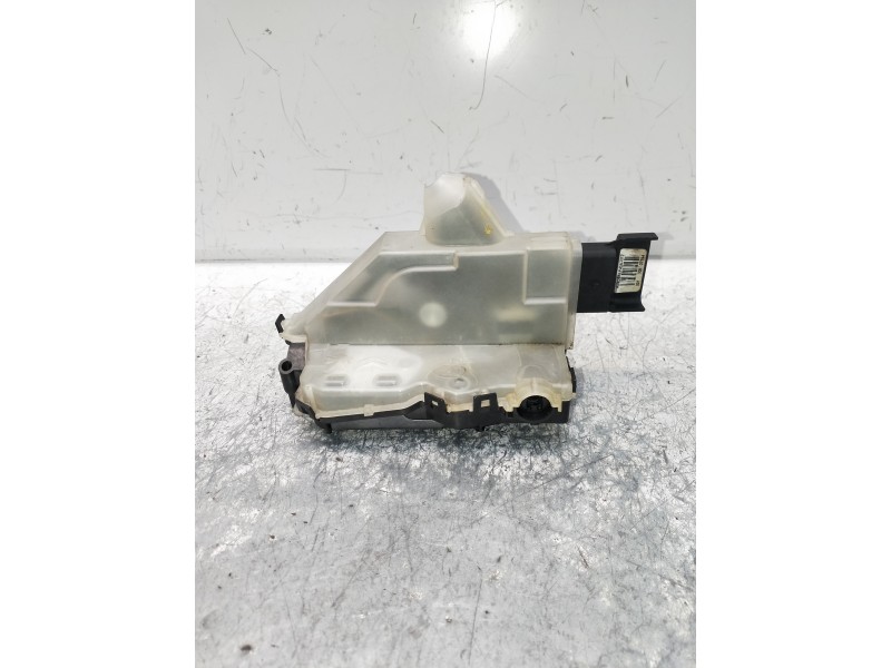 Recambio de motor cierre centralizado delantero derecho para peugeot 3008 allure referencia OEM IAM 16942678  5P