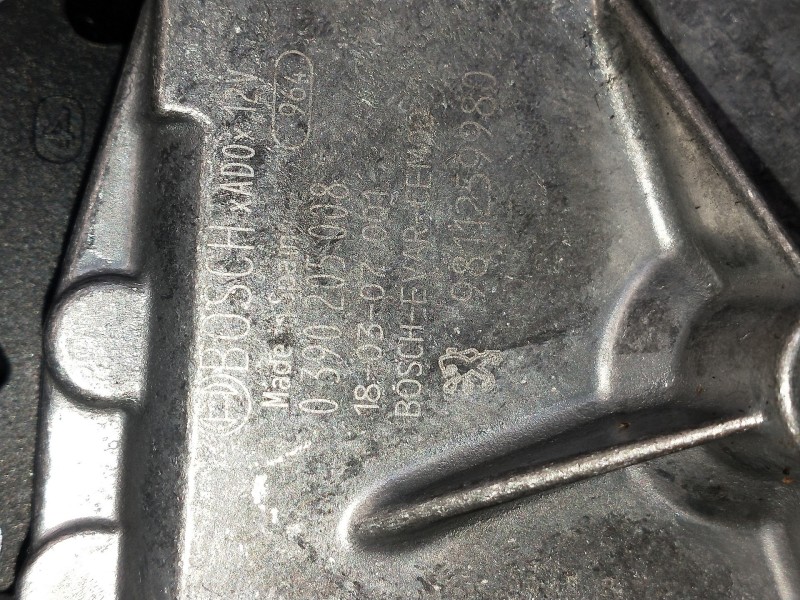 Recambio de motor limpia trasero para peugeot 3008 allure referencia OEM IAM 0390205008 9811259980 