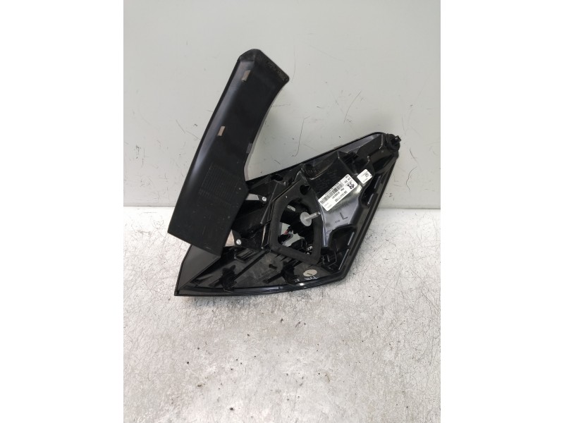 Recambio de piloto trasero izquierdo para peugeot 3008 allure referencia OEM IAM 9810477180 81550101 
