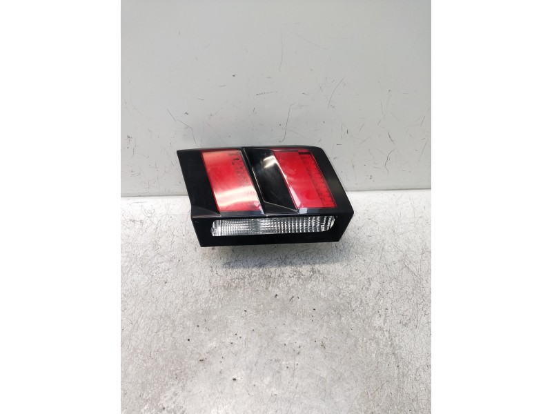 Recambio de piloto trasero izquierdo interior para peugeot 3008 allure referencia OEM IAM 9810477880 81560101 