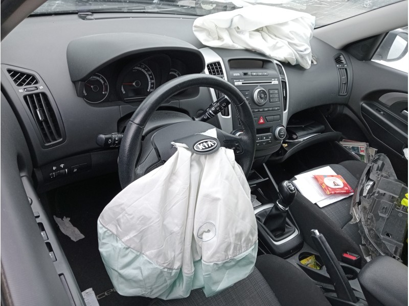 kia cee´d sporty wagon del año 2011