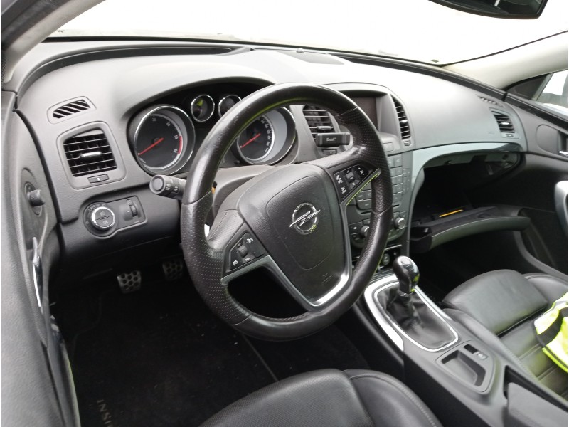 opel insignia berlina del año 2008