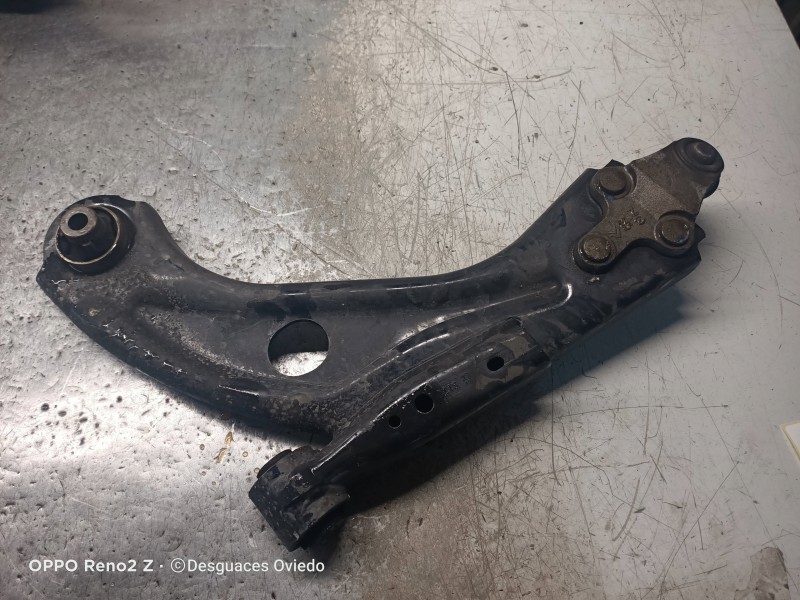 Recambio de brazo suspension inferior delantero derecho para peugeot 3008 allure referencia OEM IAM 98138522  