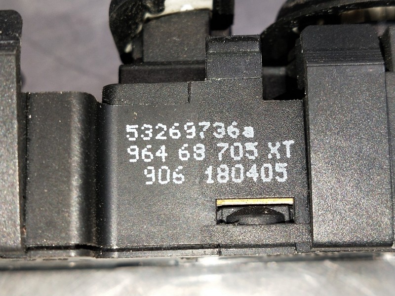 Recambio de mando elevalunas delantero izquierdo para peugeot 407 sr confort referencia OEM IAM 53269736A 96468705XT 906780405