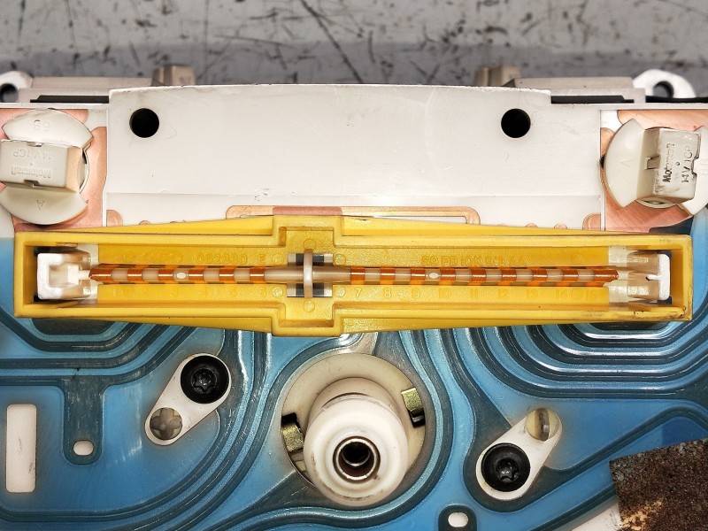 Recambio de cuadro instrumentos para ford fiesta berl./courier porto referencia OEM IAM 89FB10849DC  