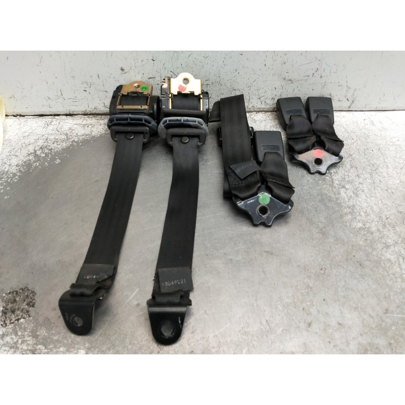 Recambio de juego cinturones trasero para ford fiesta berl./courier porto referencia OEM IAM 10049220 10049221 3P