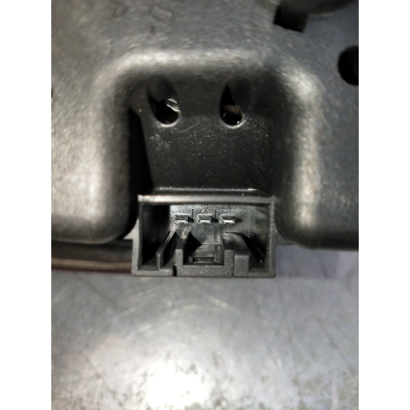 Recambio de piloto trasero derecho interior para bmw serie 3 touring (e46) 320d referencia OEM IAM 8374810  