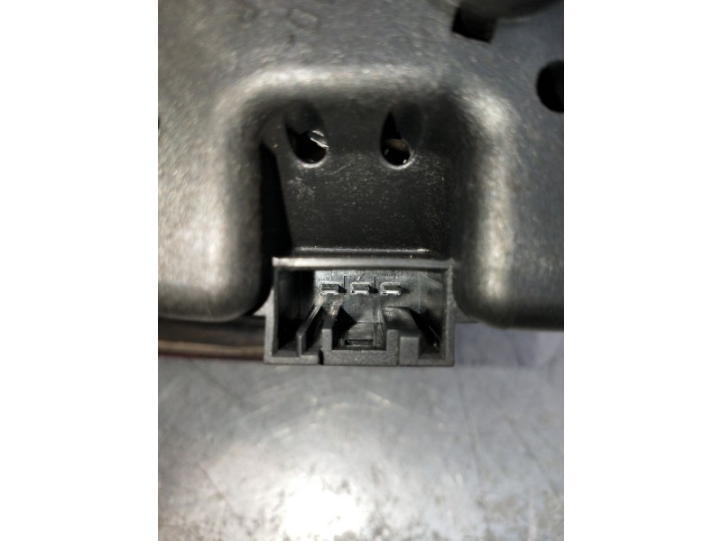 Recambio de piloto trasero derecho interior para bmw serie 3 touring (e46) 320d referencia OEM IAM 8374810  