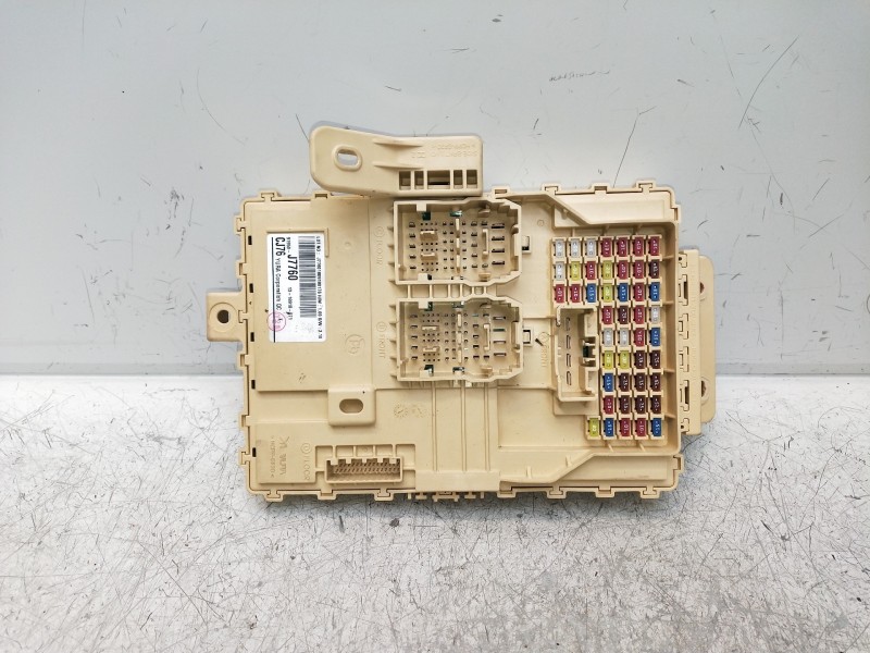 Recambio de caja reles / fusibles para kia ceed business referencia OEM IAM 91950J7760  