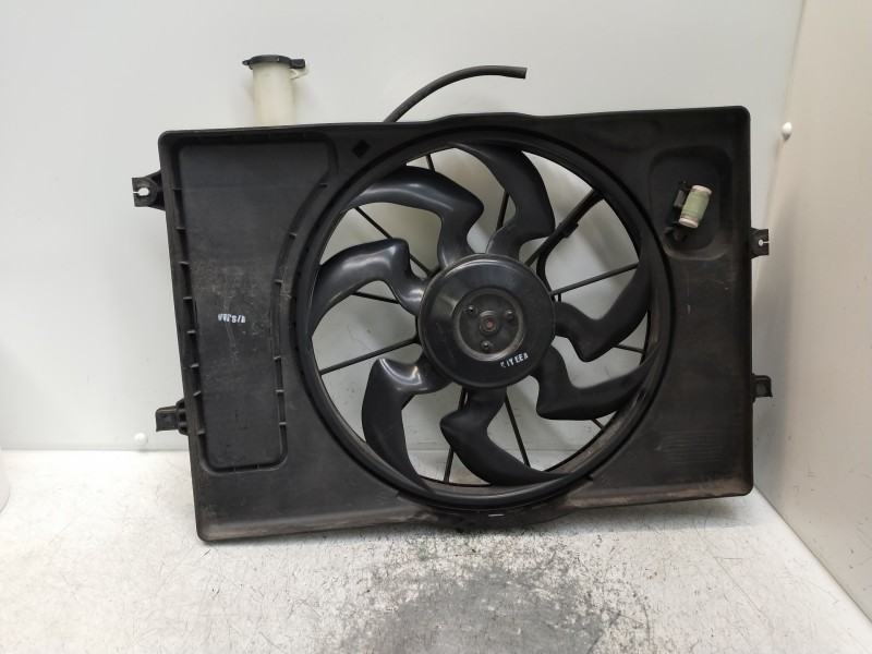 Recambio de electroventilador para kia ceed business referencia OEM IAM 25304J7090  