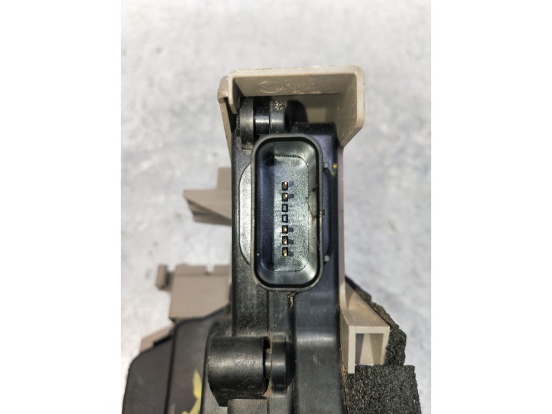 Recambio de motor cierre centralizado trasero derecho para kia ceed business referencia OEM IAM 81420J7000  5P