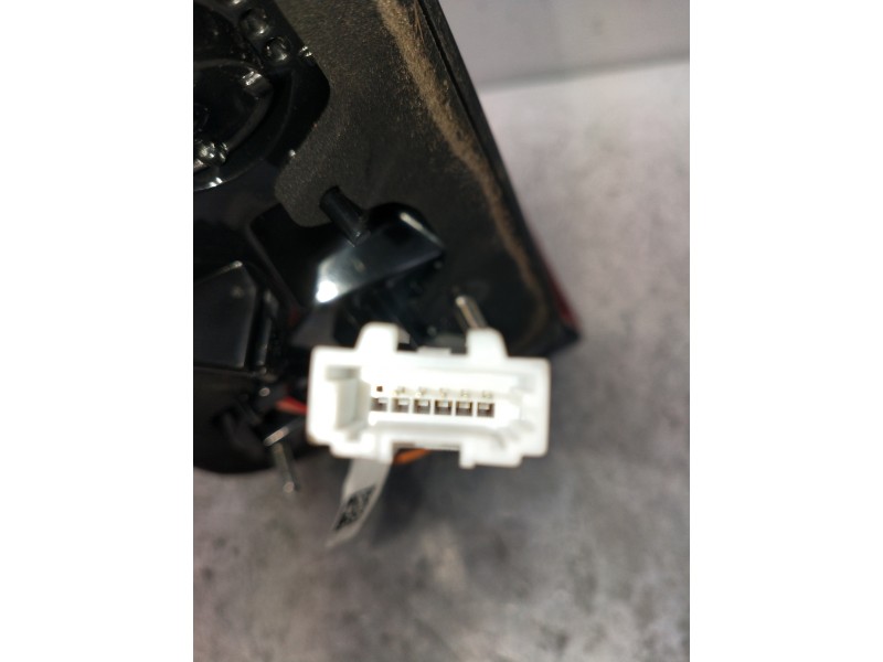 Recambio de piloto trasero izquierdo interior para kia ceed business referencia OEM IAM 92403J7050  